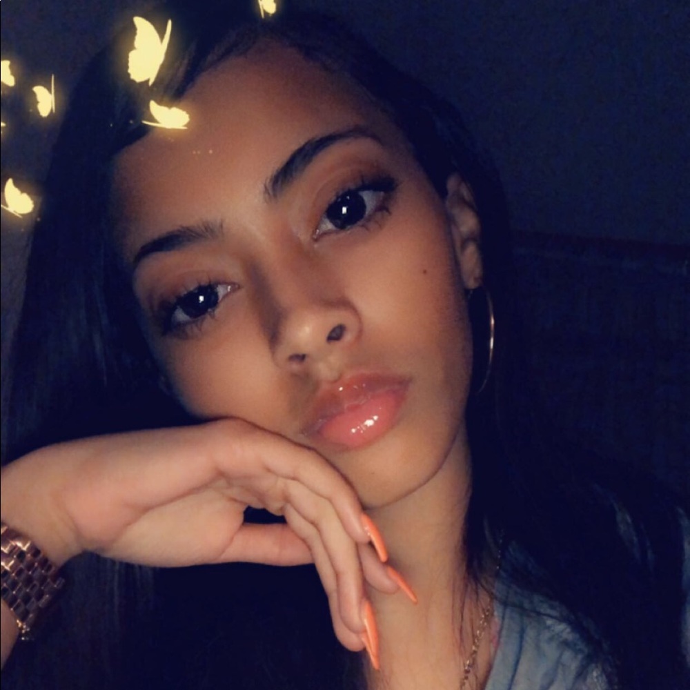 Meet your Posher, Saraya